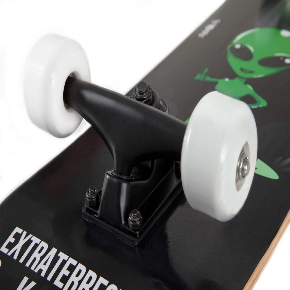 trochosanida_skateboard_amila_skatebomb_extraterrestrial